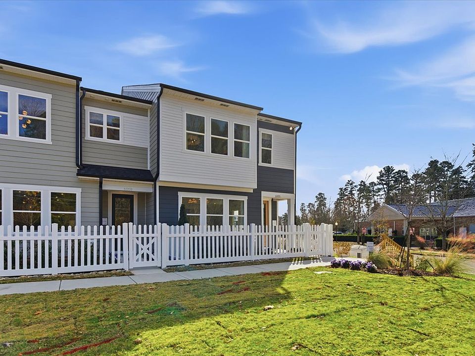 Fully Fenced-In Front Yards