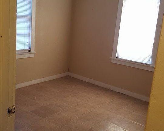 5th image of 709 N Alameda St