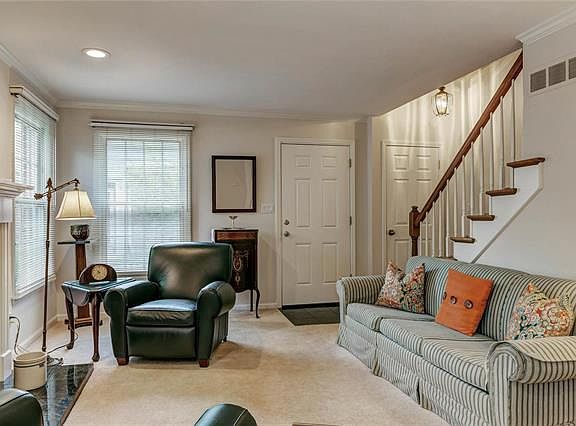 5th image of 1058 Brooksgate Manor Dr