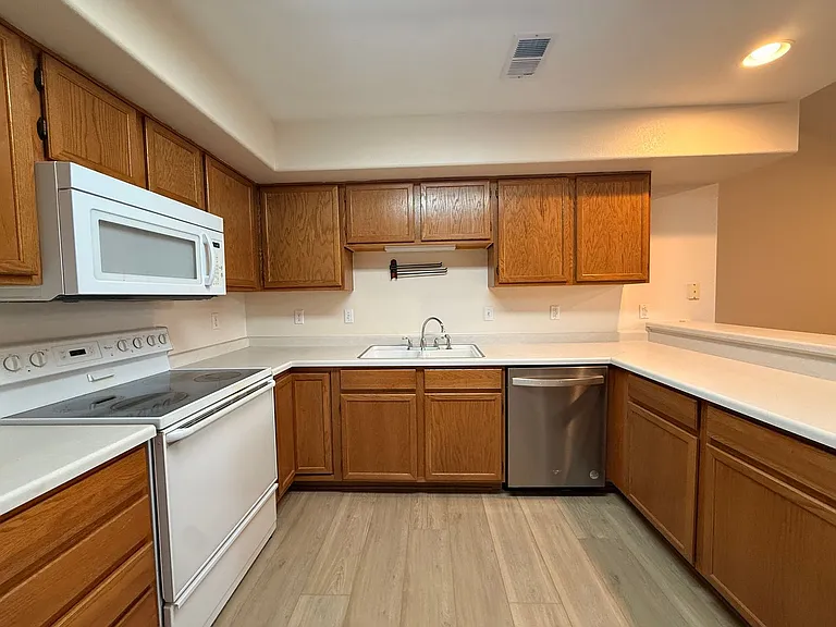 11045 Huron St #605 — Photo 8