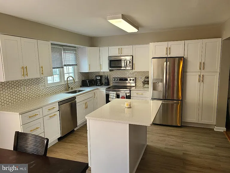 2130 Colonel Way — Photo 13