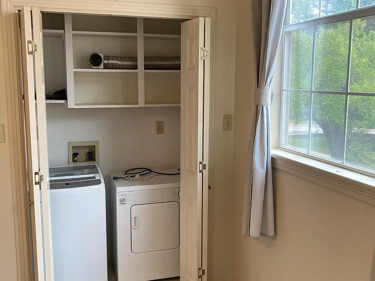 2103 Woodmont Ave #B — Photo 6