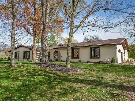 2nd image of 7535 Whispering Oaks Trl