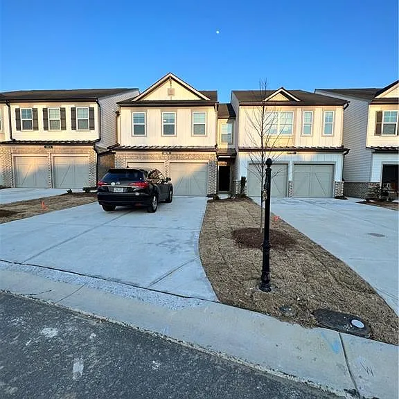 6075 Handley Dr — Photo 1