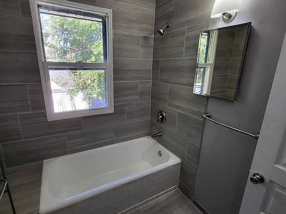 5th image of 3316 1st Ave S #2