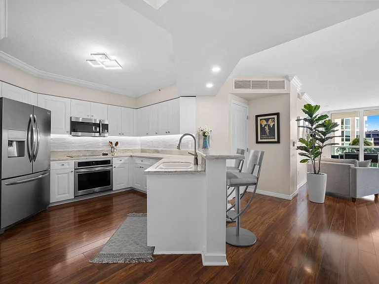 347 N New River Dr E #610 — Photo 1
