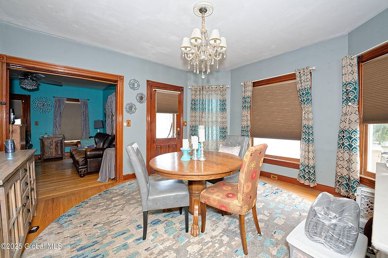 3rd image of 131 Park Avenue