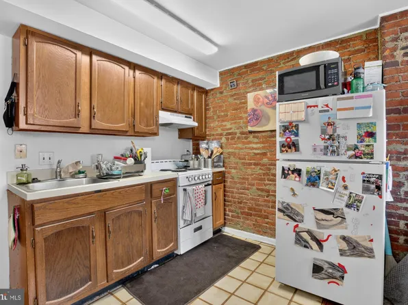 1928 South St #2F, Philadelphia, PA 19146
