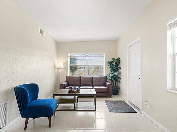 2nd image of 1125 NE 5th Ave #2