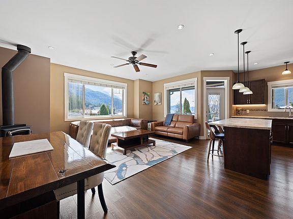 2nd image of 746 Crescent
