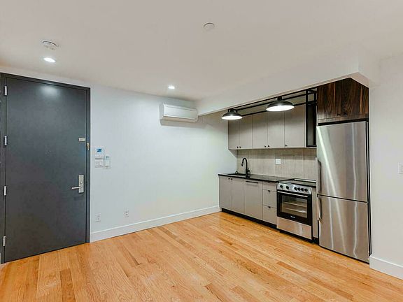 2nd image of 621 Parkside Ave #1R