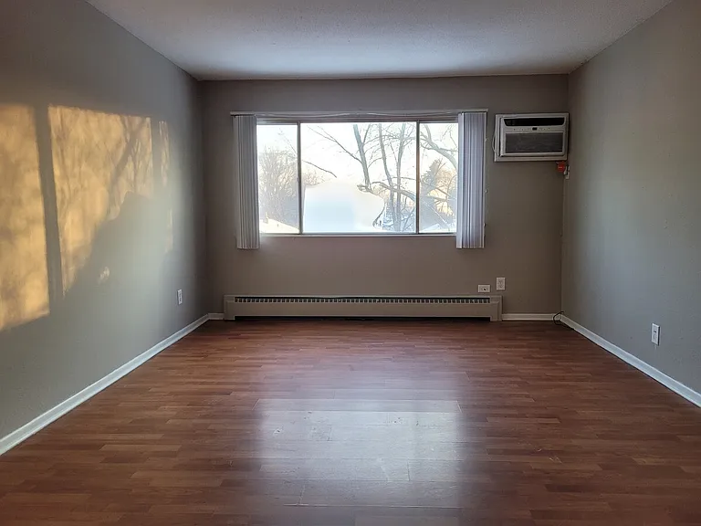 Marydale Lakeview Apartments — Photo 12