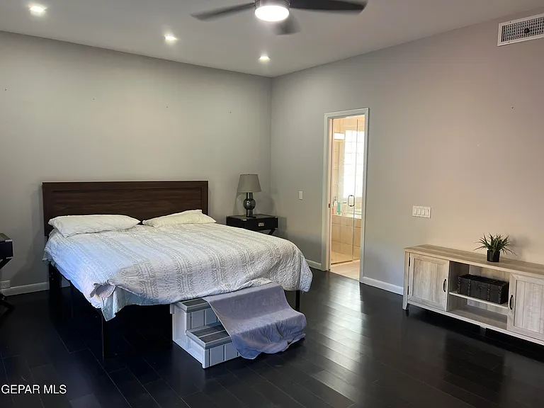 5656 Burning Tree Dr — Photo 44