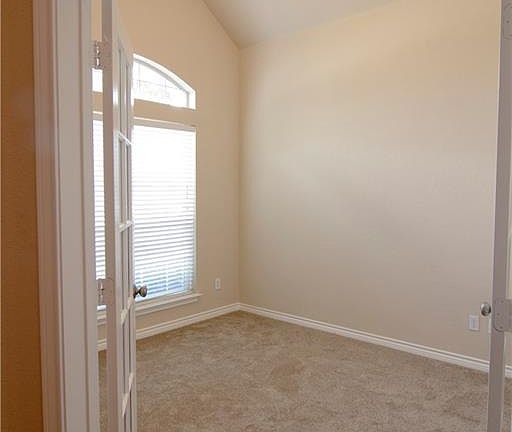 3rd image of 608 Winterwood Dr