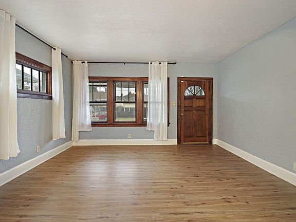 2nd image of 1925 Kearney AVENUE