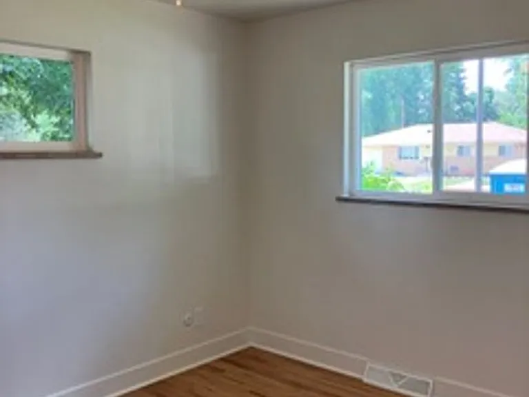 520 Columbia Rd — Photo 8