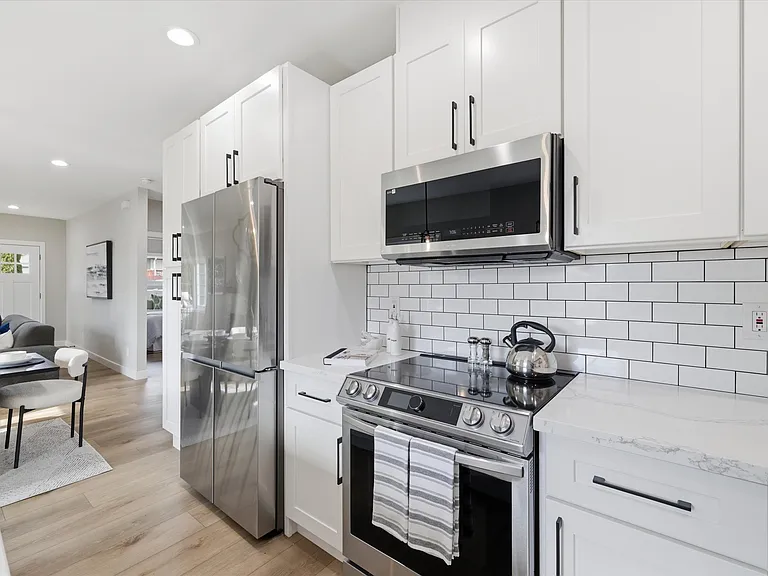 1113 S Pearl St — Photo 12