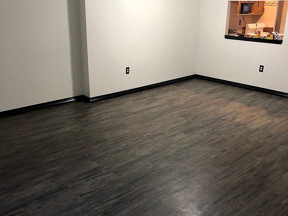 3rd image of 714 Saint Anns Ave