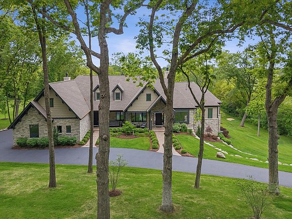 4th image of 3873 Carlisle Dr