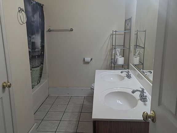4th image of 118-120 E Morrison St #1/2
