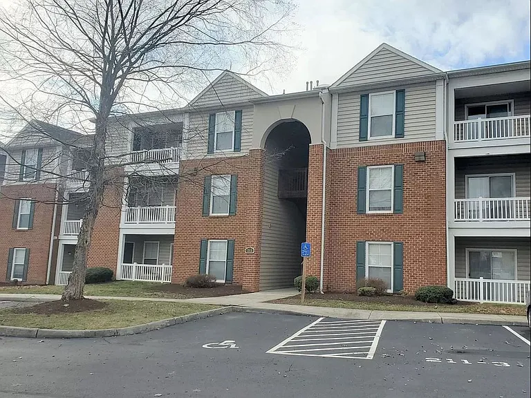 211 S Knollwood Dr #2303 — Photo 1