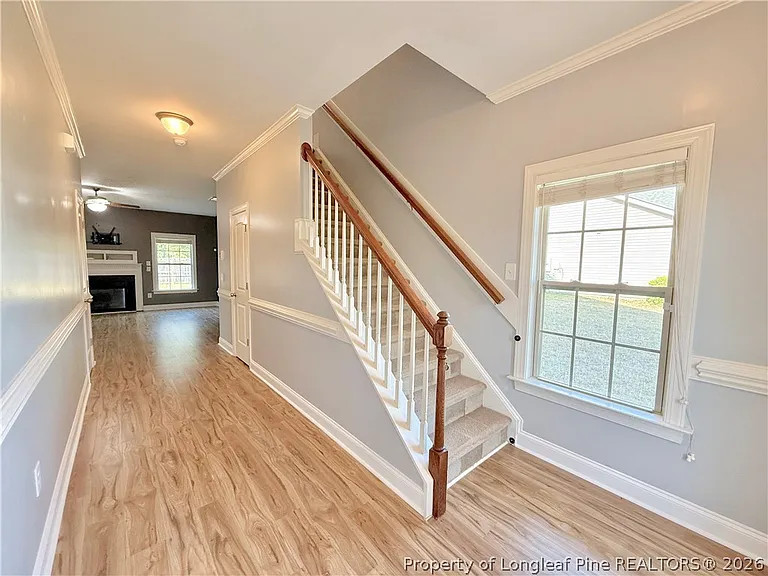 418 Century Dr — Photo 3