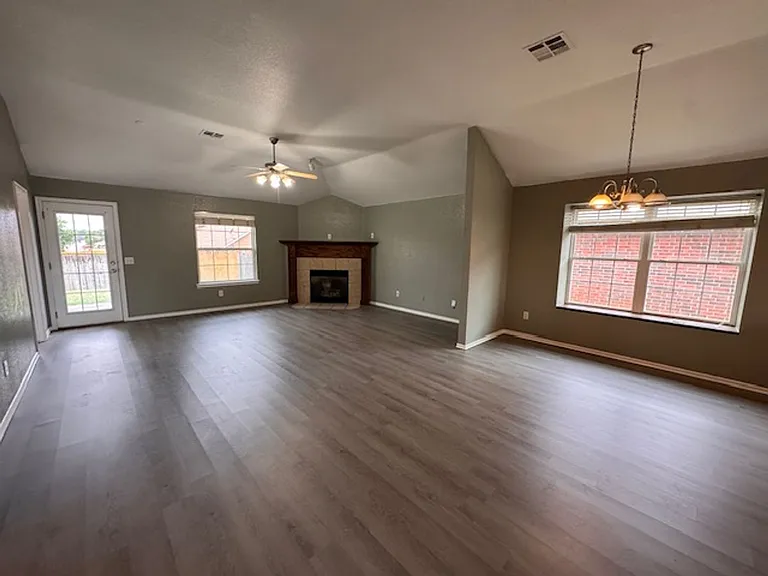 8601 Canyon Trail Dr — Photo 2