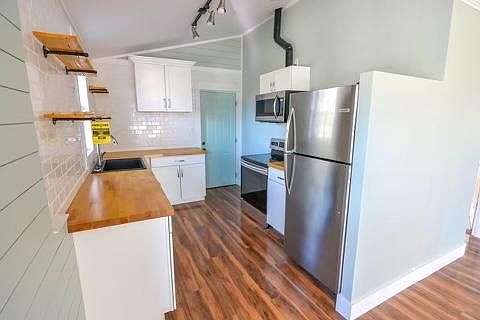 2nd image of 1114 Drake Ave