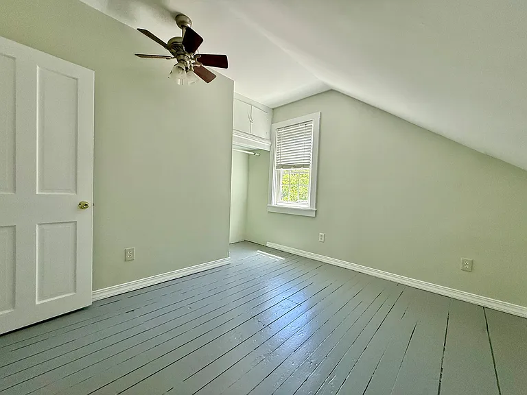 Rear bedroom