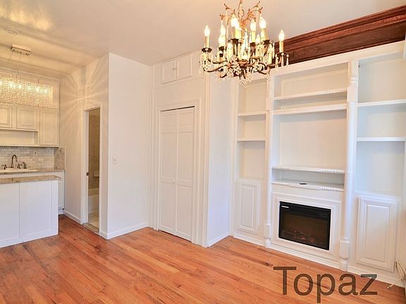 5th image of 15 Belvidere St #2F