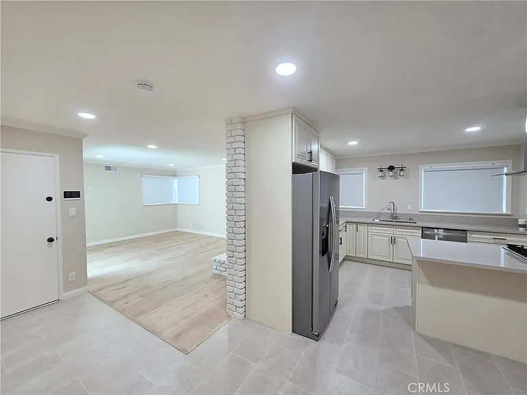 12401 Archwood St #1 — Photo 2