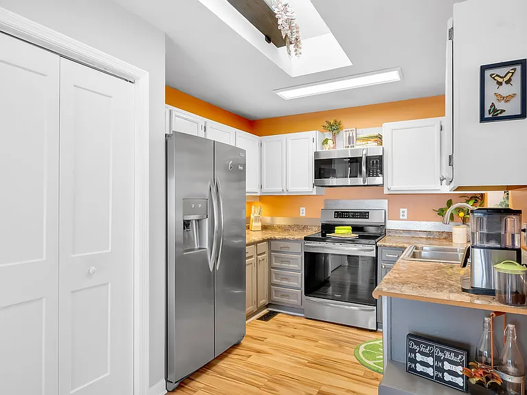 7645 Chatham Cir — Photo 15
