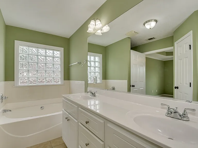 223 Old Berzelia Rd — Photo 5