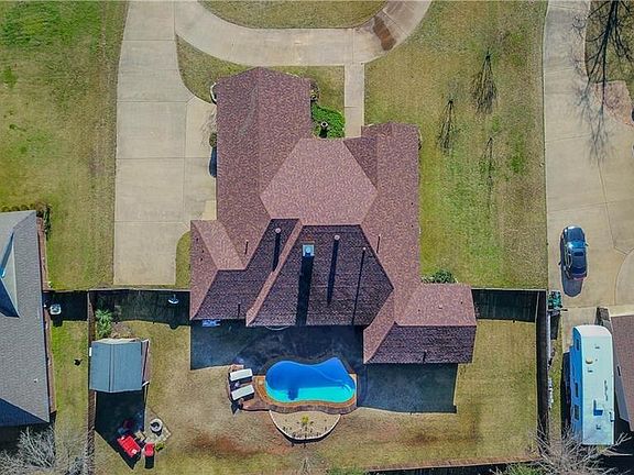 2nd image of 349 Crosscreek Dr