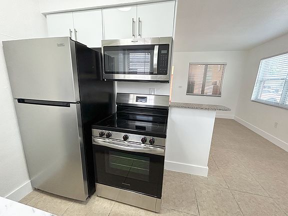 2nd image of 775 NE 128th St #1X1