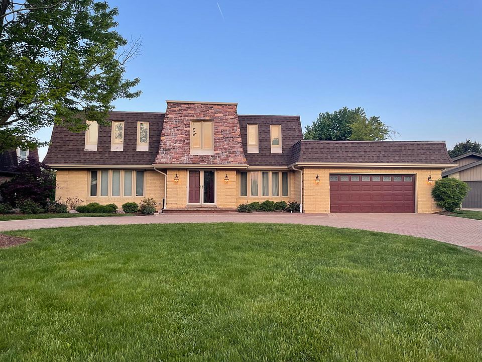 1st image of 2S580 Avenue Chateaux E