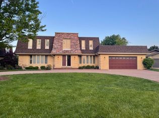 2S580 Avenue Chateaux E, Oak Brook, IL
