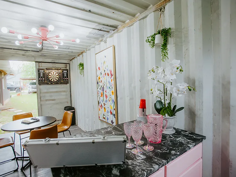 604 W Pecan St — Photo 11
