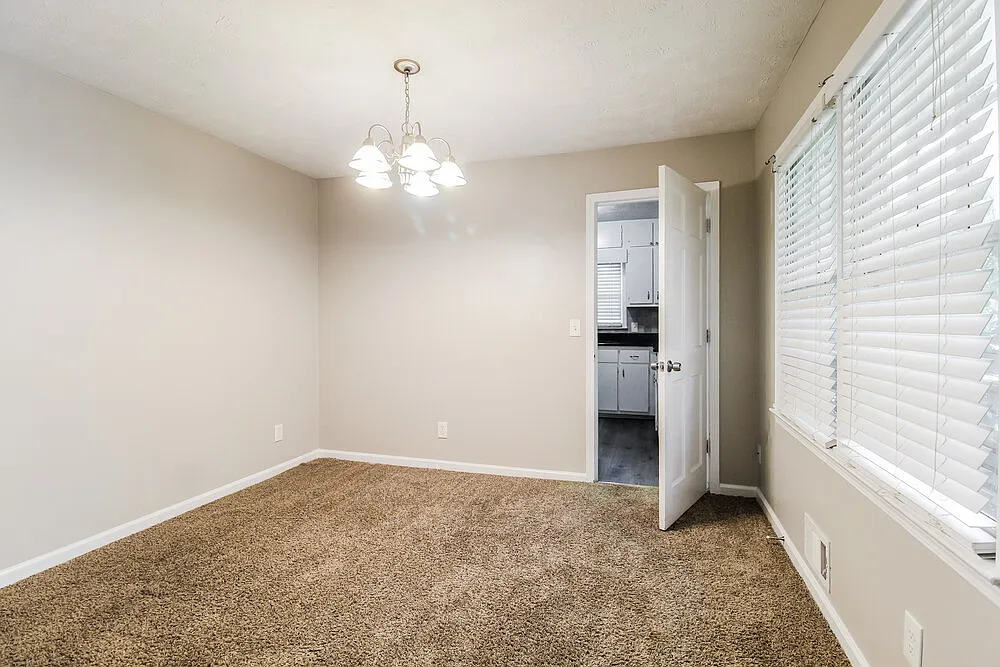 3 bed, 2.0 bath, 1762 sqft, $1,955 — Photo 4