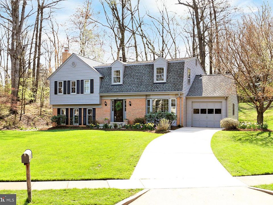 1st image of 2201 Loch Lomond Dr
