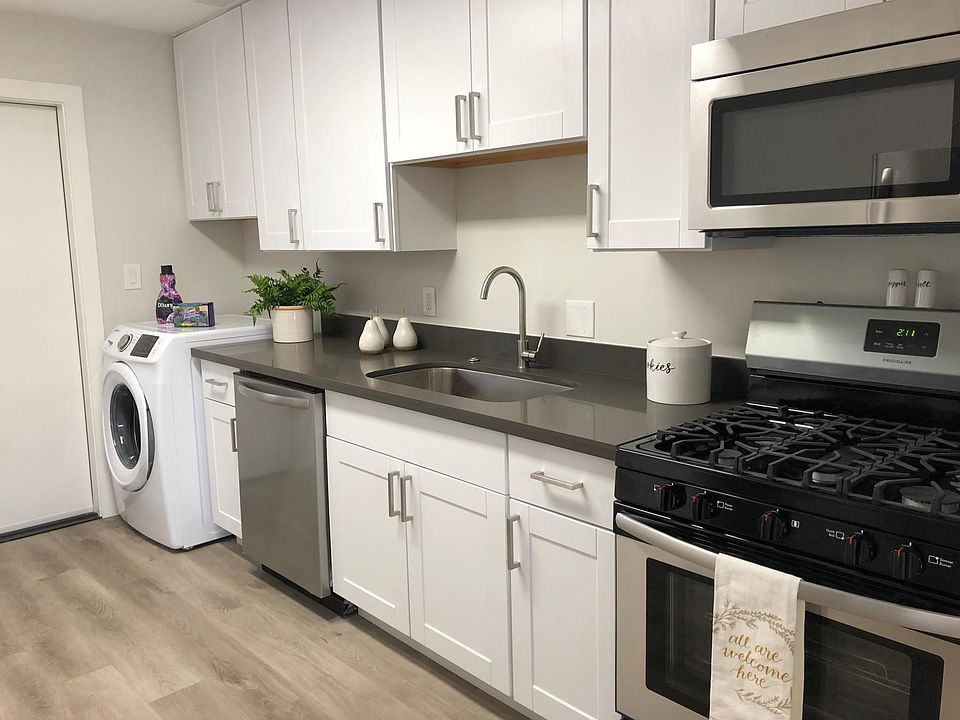 2nd image of 217 N Elm St APT G