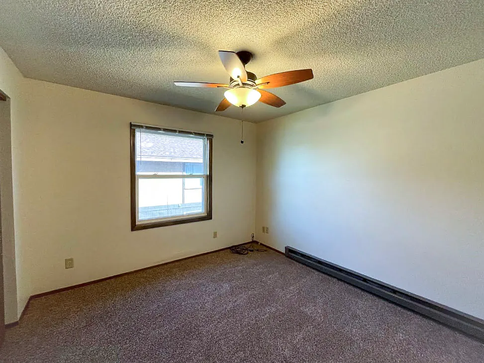 2 bed, 650 sqft, $935 — Photo 2