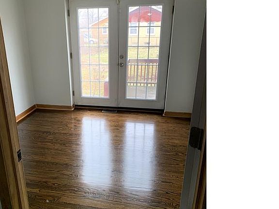 4th image of 16306 Dobson Ave