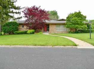 722 W Fairmont Dr, Peoria, IL 61614