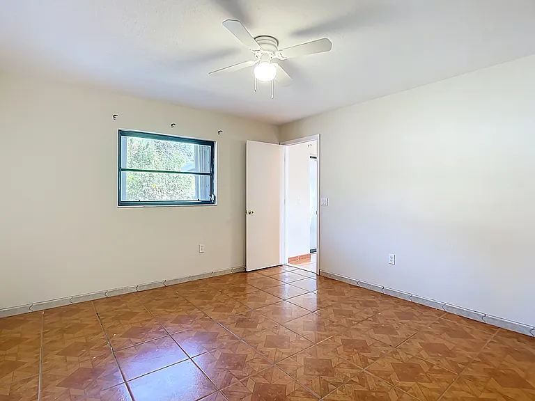 4428 Aladdin Ave — Photo 23