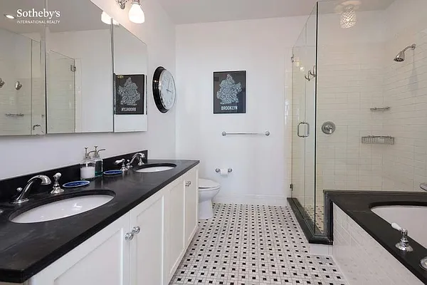 Sold by Sotheby's International Realty | media 18