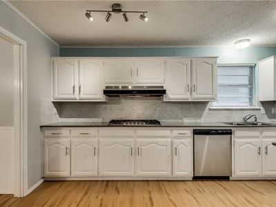 604 Neptune Dr, Denton, TX, 76209
