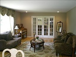 4th image of 66 Cornell Dr