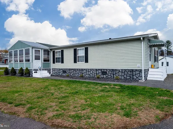 400 Allenbrook Ln, Reading, PA 19606