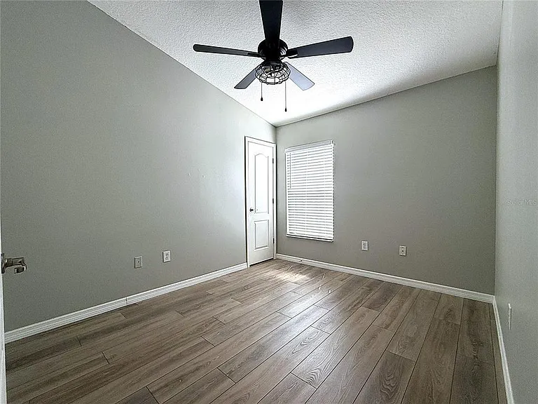 31203 Flannery Ct — Photo 11